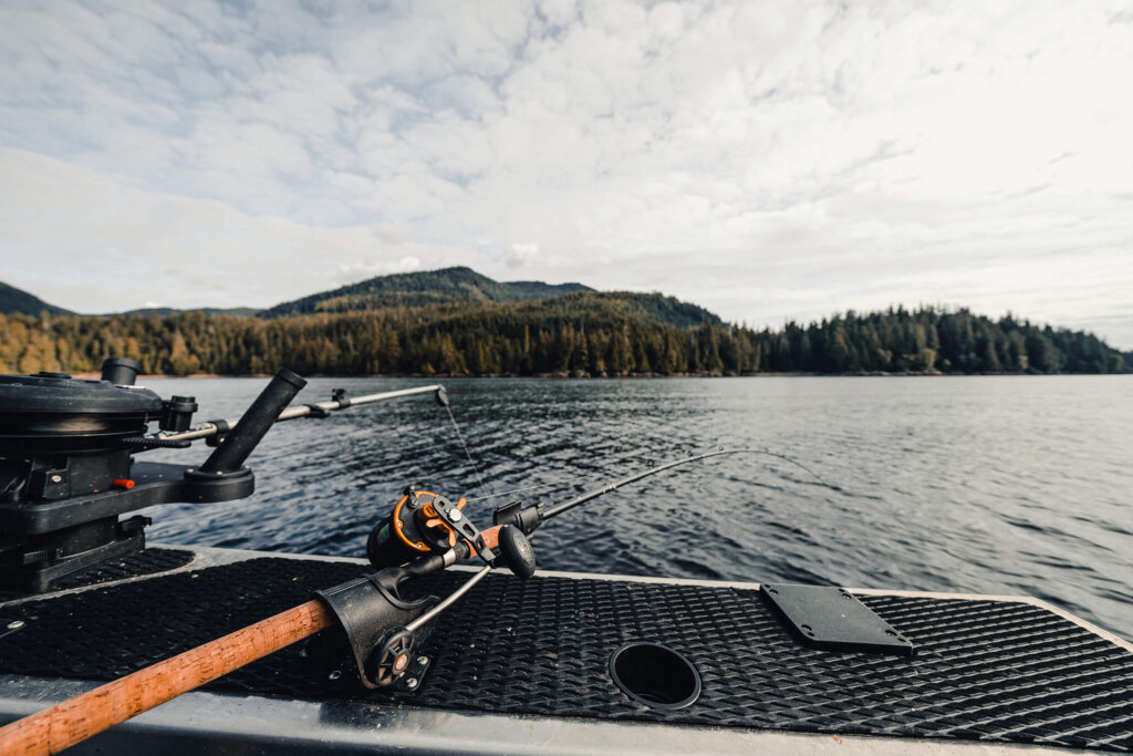 Fishing poles on the boat at Salmon Falls Resort