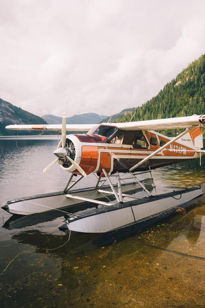 Float plane on the water at Salmon Falls Resort